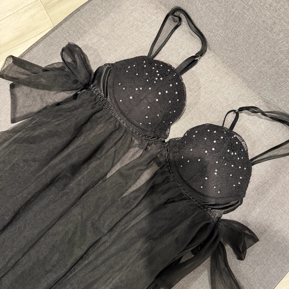 Victoria's Secret Black Sheer nighty with Sparkle rhinestone Accents never worn